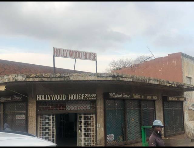 BUSINESS FOR SALE IN LA ROCHELLE